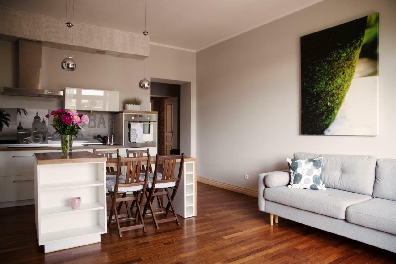 75M2 Apartament Kopernik Z Widokiem Na Jasna Gore Czestochowa Bagian luar foto