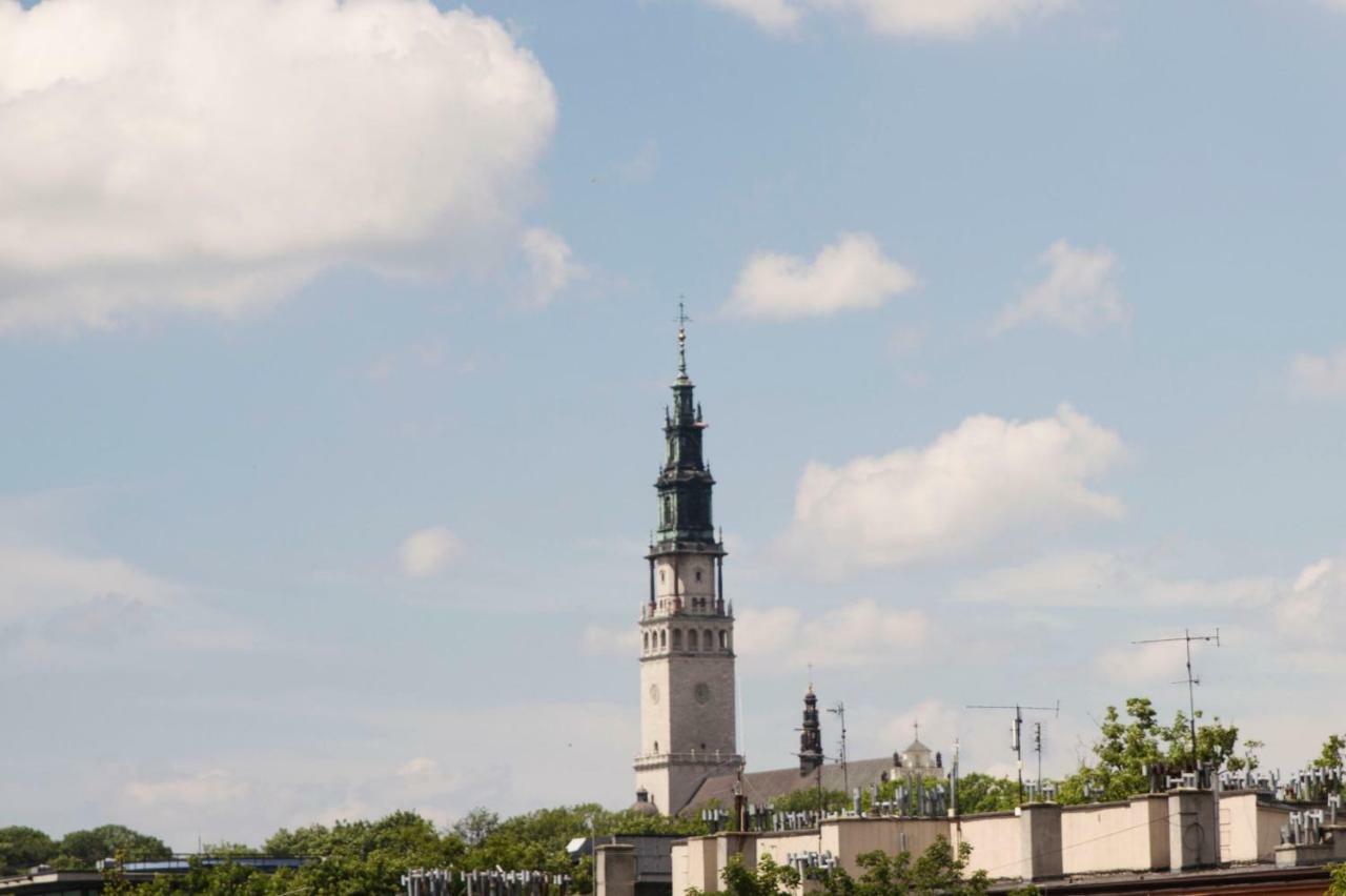 75M2 Apartament Kopernik Z Widokiem Na Jasna Gore Czestochowa Bagian luar foto