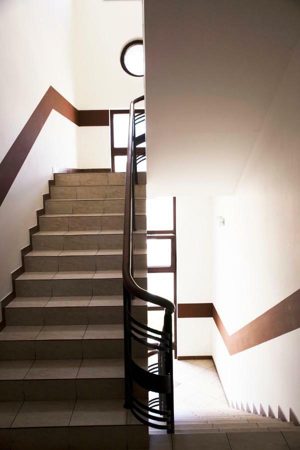 75M2 Apartament Kopernik Z Widokiem Na Jasna Gore Czestochowa Bagian luar foto