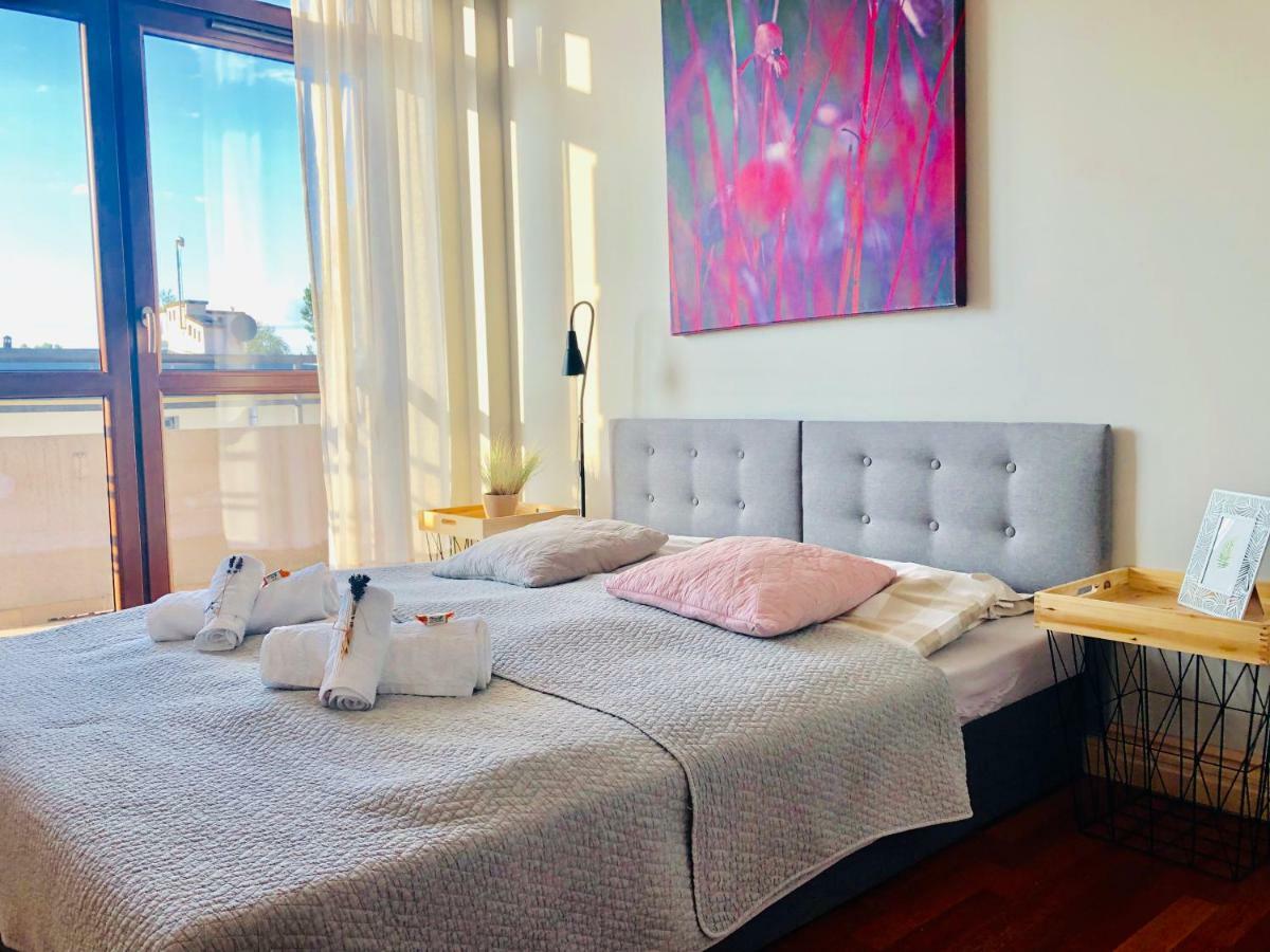 75M2 Apartament Kopernik Z Widokiem Na Jasna Gore Czestochowa Bagian luar foto